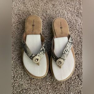 Lindsey Phillips Flip Flops!